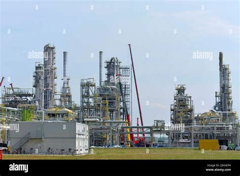 View of oil refinery plant Stock Photo - Alamy