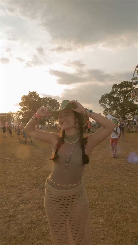 Bonnaroo, music festival outfit | Music festival outfit, Festival ...