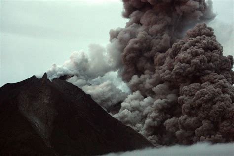 More than 19,000 flee as volcano erupts on Indonesia's Sumatra - World News