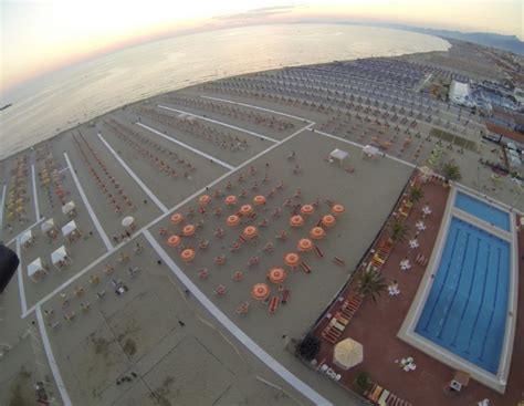 Spiagge Con Ristorante E Bar Viareggio Prenotazione Stabilimenti