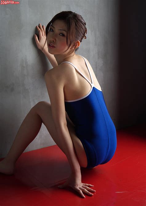 ThumbNow Japanese Babe Azusa Togashi 富樫あずさ Erotic Photo 3