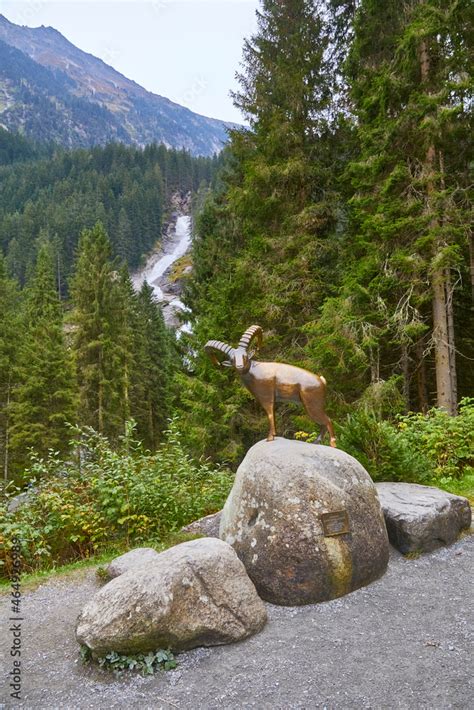 Foto De Famous Waterfalls In The Austrian Mountains Krimmler