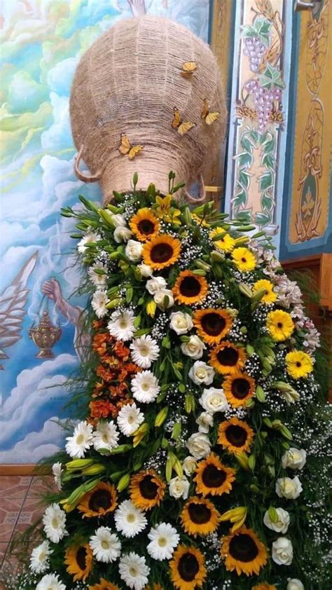 Arreglos florales de iglesia completa Flores Florería Casa Blanca