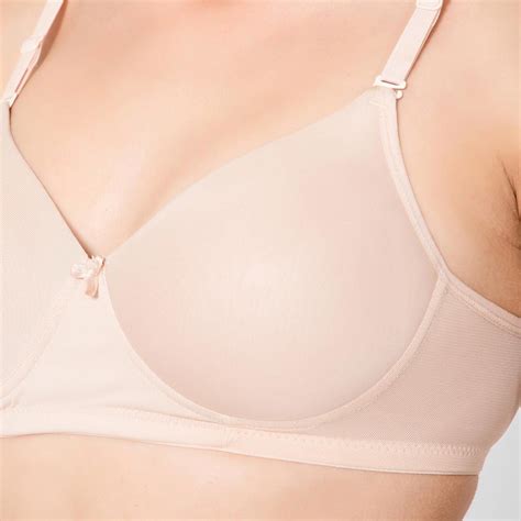 Clovia Padded Non Wired Full Cup Multiway T Shirt Bra In Beige Colour