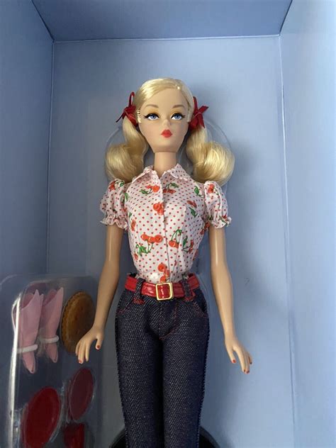 Gold Label Willows WI Cherry Pie Picnic Barbie CGT29 NRFB Only 6 400