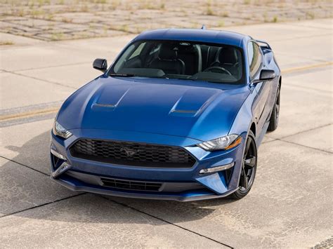 Atlas Blue 2022 Ford Mustang