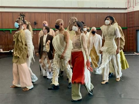 Escola De Dança Da Ufba - BTCA e Escola de Dança da UFBA criam performance conjunta