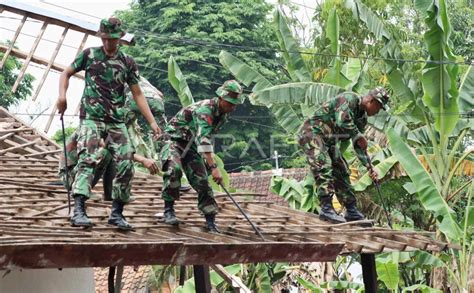 KARYA BAKTI TNI ANTARA Foto