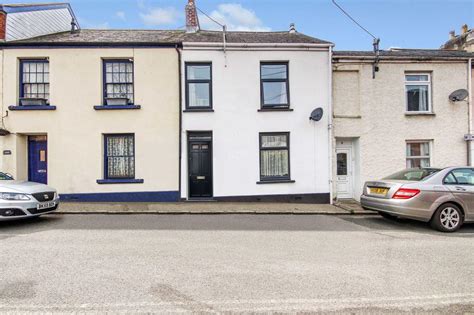 Grosvenor Street Barnstaple Ex32 7dt 3 Bed Terraced House £205000