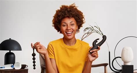 Man Introduced To Each Of Girlfriends Sex Toys Like New Guy At The Office