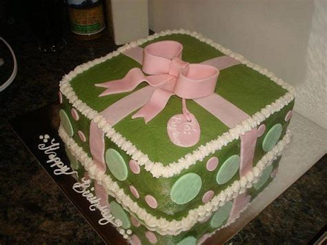 Birthday present cake - Decorated Cake by Charise - CakesDecor