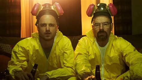 Yellow Jumpsuit And Mask Cos­tume Of Walter White Bryan Cranston In