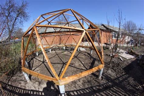 Купольная геотеплица своими руками | Outdoor gear, Outdoor, Grounds