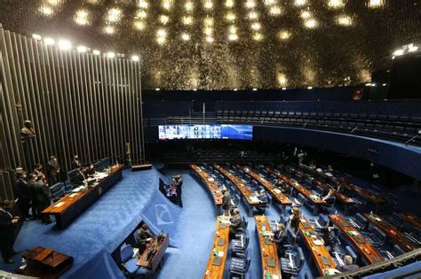 Senado aprova projeto que prevê prisão para quem discriminar mulheres