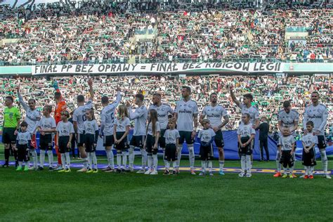 Doping kibiców Legii na meczu z Lechem wideo