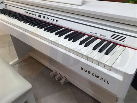 Kurzweil KA130 WH + klavirska klupica