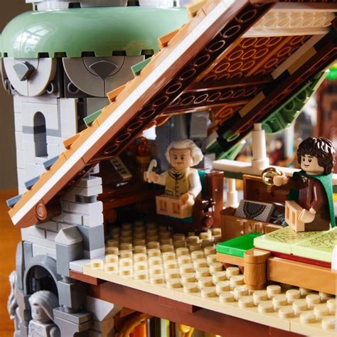 LEGO выпустит набор по «Властелину колец» с невероятно детальным ...