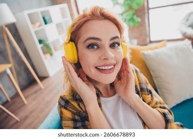 Jeune fille blonde résultats millions dimages libres de droits de photos de stock et d