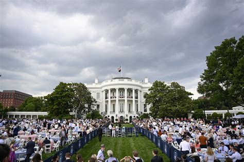 dana white announces final decision  ufc fight  white house yahoo