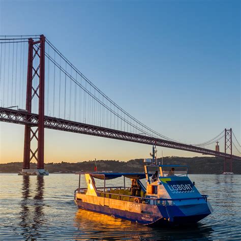 Passeios De Barco No Rio Tejo Hop On Hop Off Lisboat Boat Tours