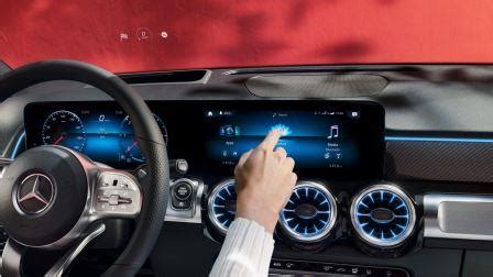 Mercedes MBUX Hyperscreen la gran pantalla panorámica para su auto