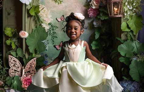 Four-Year-Old Poses As Princess Tiana In Viral Birthday Photoshoot ...