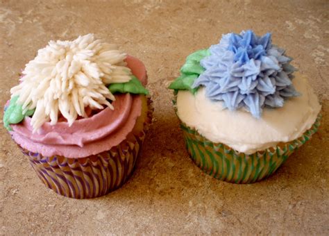 Naked Cupcakes Wilton Cake Decorating Level Flowers