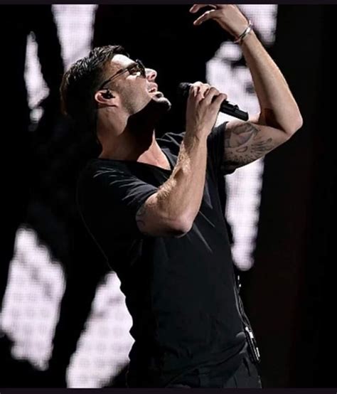 Pin By Val On Ricky Concerts Ricky Martin Gorgeous Men Concert