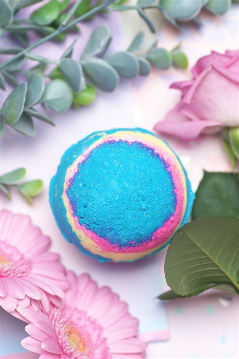 Review Lush Intergalactic Bath Bomb Oh My Lush