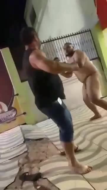 Guy Fights Naked Guy In The Street LiveGore