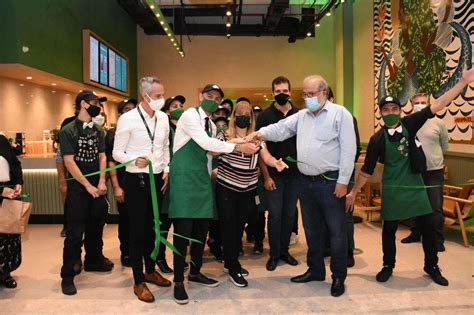 Angélica Fenley Belich Palladium Curitiba inaugura mais uma Starbucks