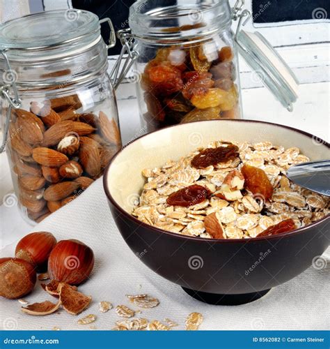 Breakfast Cereal and Fruits Stock Photo - Image of nourishing, bowl: 8562082