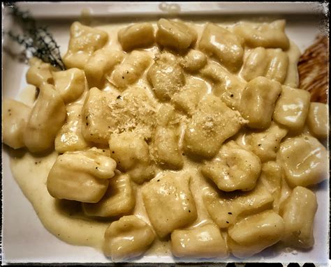 Gnocchi Di Patate Con Crema Di Castelmagno