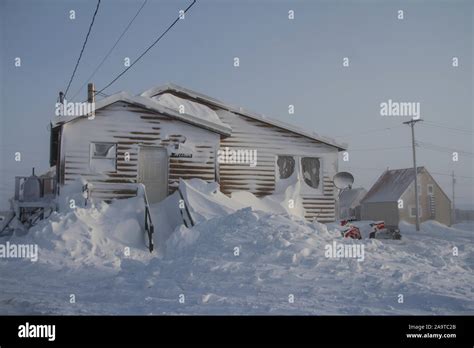 Inuit Village Hi Res Stock Photography And Images Alamy