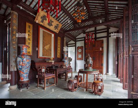 Shanghai old town Stock Photo - Alamy