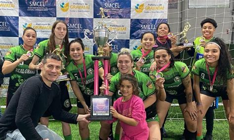 Eucaliptos A Campe Do Torneio De Futebol Feminino Em Gravata