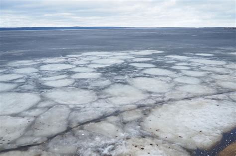 Premium Photo Ice Drift In Spring On Lake Onega Karelia Dangerous