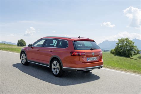 VW Passat Alltrack Stars In New Photo Gallery [28 Pics] | Carscoops