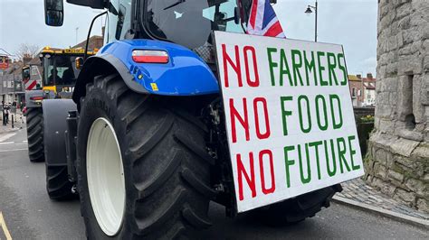 Canterbury Farmers Stage Further Protest Over Food Imports Bbc News