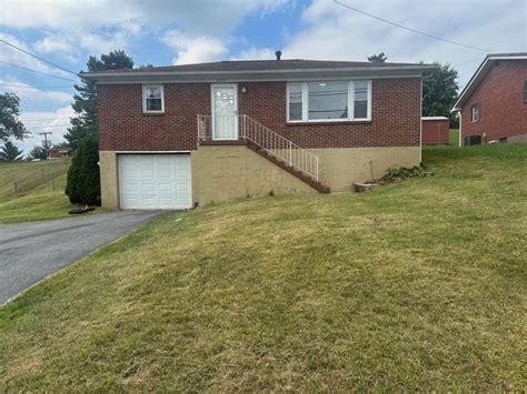 4703 Robert C Byrd Dr Beckley WV 25801 Realtor