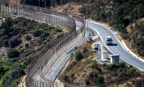 LEspagne prolonge la fermeture des frontières de Ceuta et Melilla avec