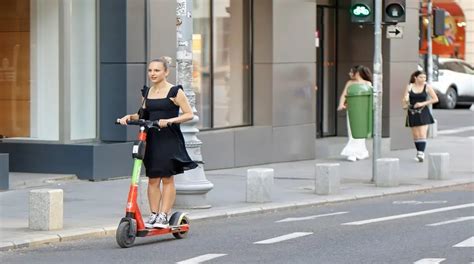 Bird Electric Scooter: A Convenient and Environmentally-Friendly ...