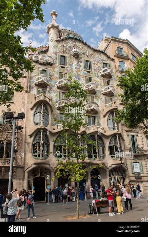 Fa Ade De La Casa Batll Par Antoni Gaud Passeig De Gr Cia Barcelone