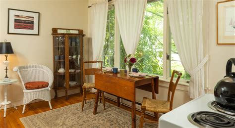 Maine Bed and Breakfast | Charming Accommodations & Gracious Service