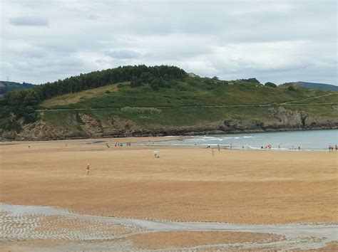 Playa La Arena En Muskiz Con Tiempo Inestable Y Buena Temp Flickr