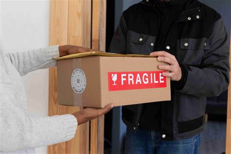 Cara Packing Barang Pecah Belah Agar Selamat Sampai Tujuan