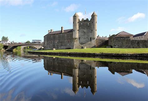 AUTUMN & WINTER ACTIVITIES FERMANAGH LAKELANDS - Castle Archdale