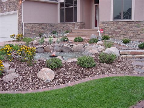 Small Front Yard Landscaping Front Yard Garden With Fountain