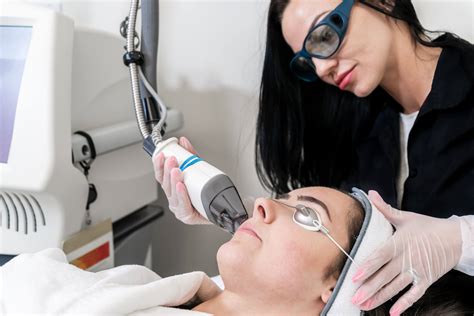 Perform cosmetic laser treatments | Become a laser technician