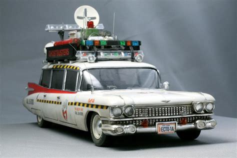 1:25 Ghostbusters ECTO-1A Model Kit | AMT750M | AMT